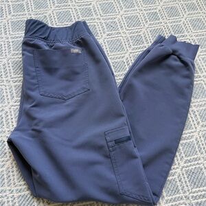 Figs Women’s Zamora Jogger Scrub Pants in Blueberry